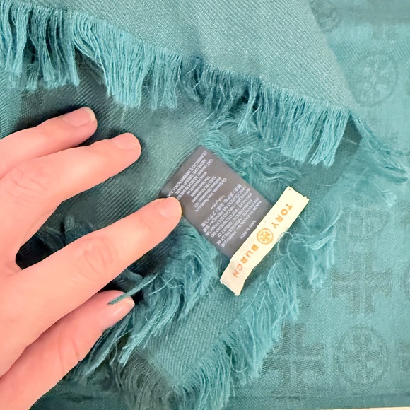 TORY BURCH GREEN T SCARF - Picture 2 of 3